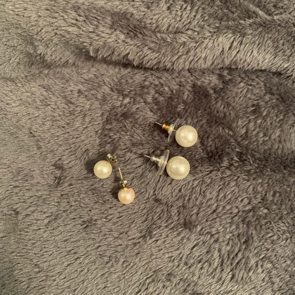 Pearl Earrings (Two Big & Two Small) - Picture 4 of 4